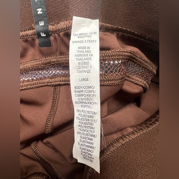 Savage X Fenty Flow High-Waist Trimmed Leggings (Size L) - Picture 13 of 16